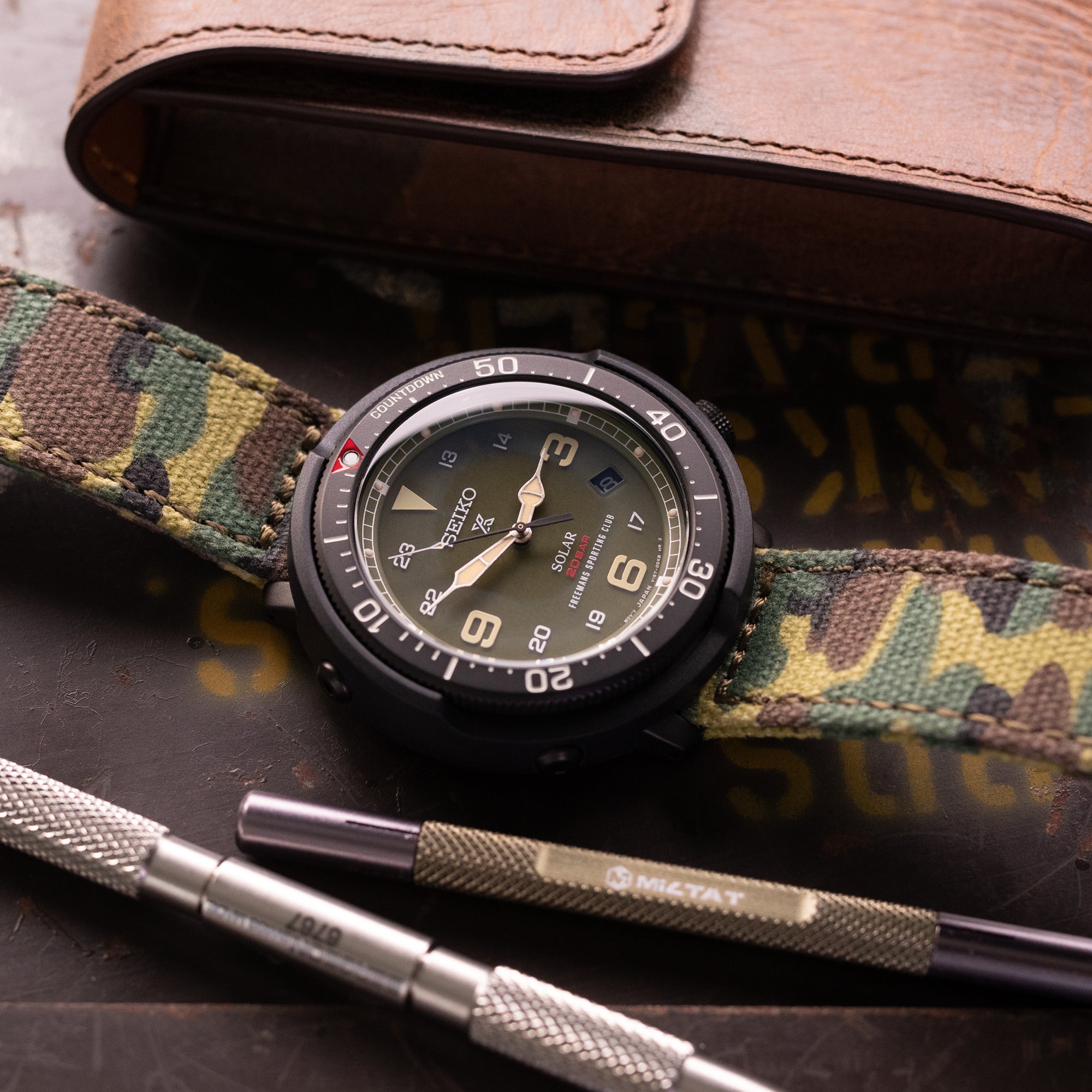 20mm 21mm or 22mm MiLTAT WW2 2-piece ERDL Camouflage Canvas Watch Band with lockstitch round hole Sandblasted Strapcode Watch Bands