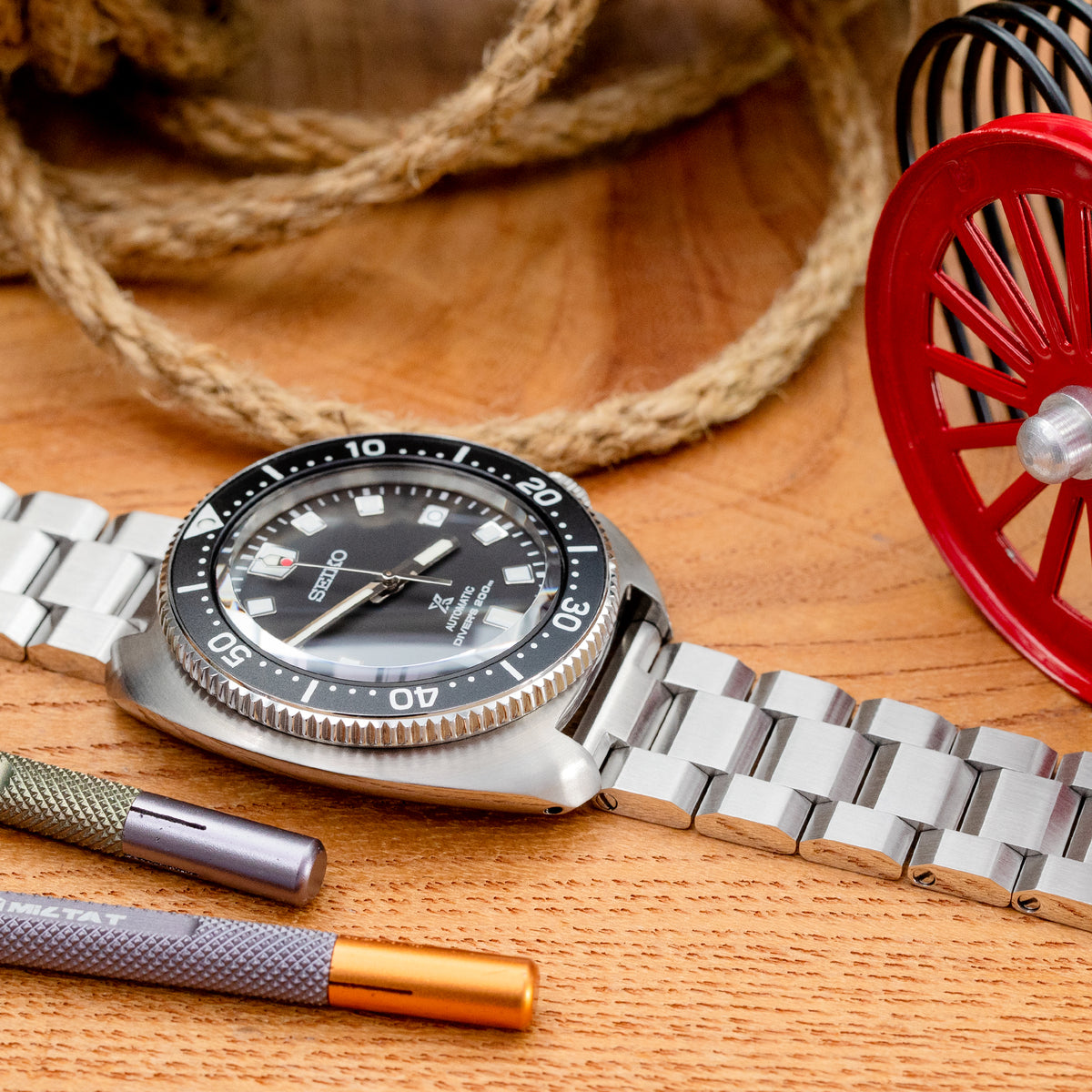 سوار ساعة هيكساد III مقاس 20 مم، نهاية مستقيمة، فك سريع، فولاذ مقاوم للصدأ 316L، إبزيم V مصقول