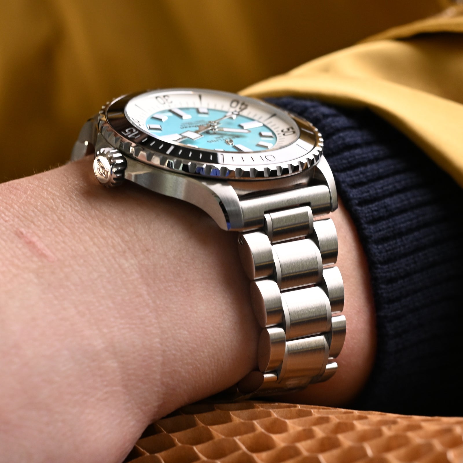 سوار ساعة Entwine (سحب-لف) سريع الفك بقياس 20 مم أو 22 مم، نهاية مستقيمة، إبزيم V من الفولاذ المقاوم للصدأ 316L بتشطيب مصقول.