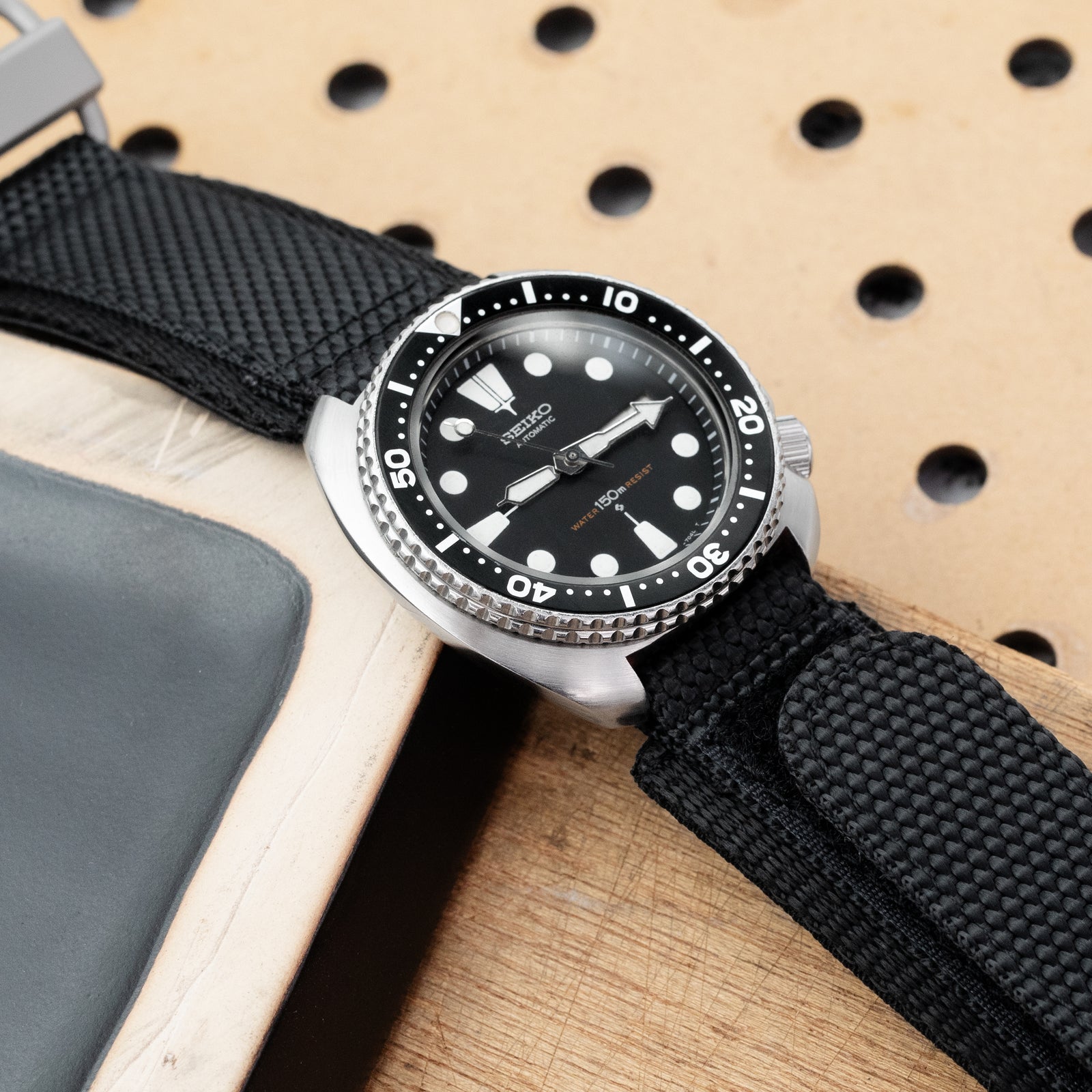 20mm 22mm MiLTAT Honeycomb Black Nylon Hoop and loop Fastener Watch Strap Sandblasted Stainless Buckle XL Strapcode Watch Bands