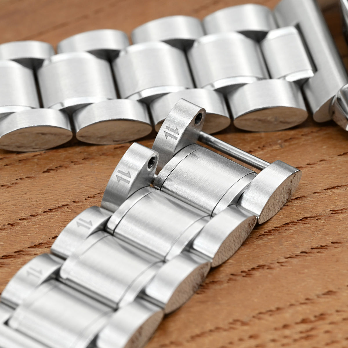 سوار ساعة Entwine (سحب-لف) QR بمقاس 20 مم أو 22 مم، نهاية مستقيمة، فك سريع، من الفولاذ المقاوم للصدأ 316L، إبزيم V مصقول ومطفي