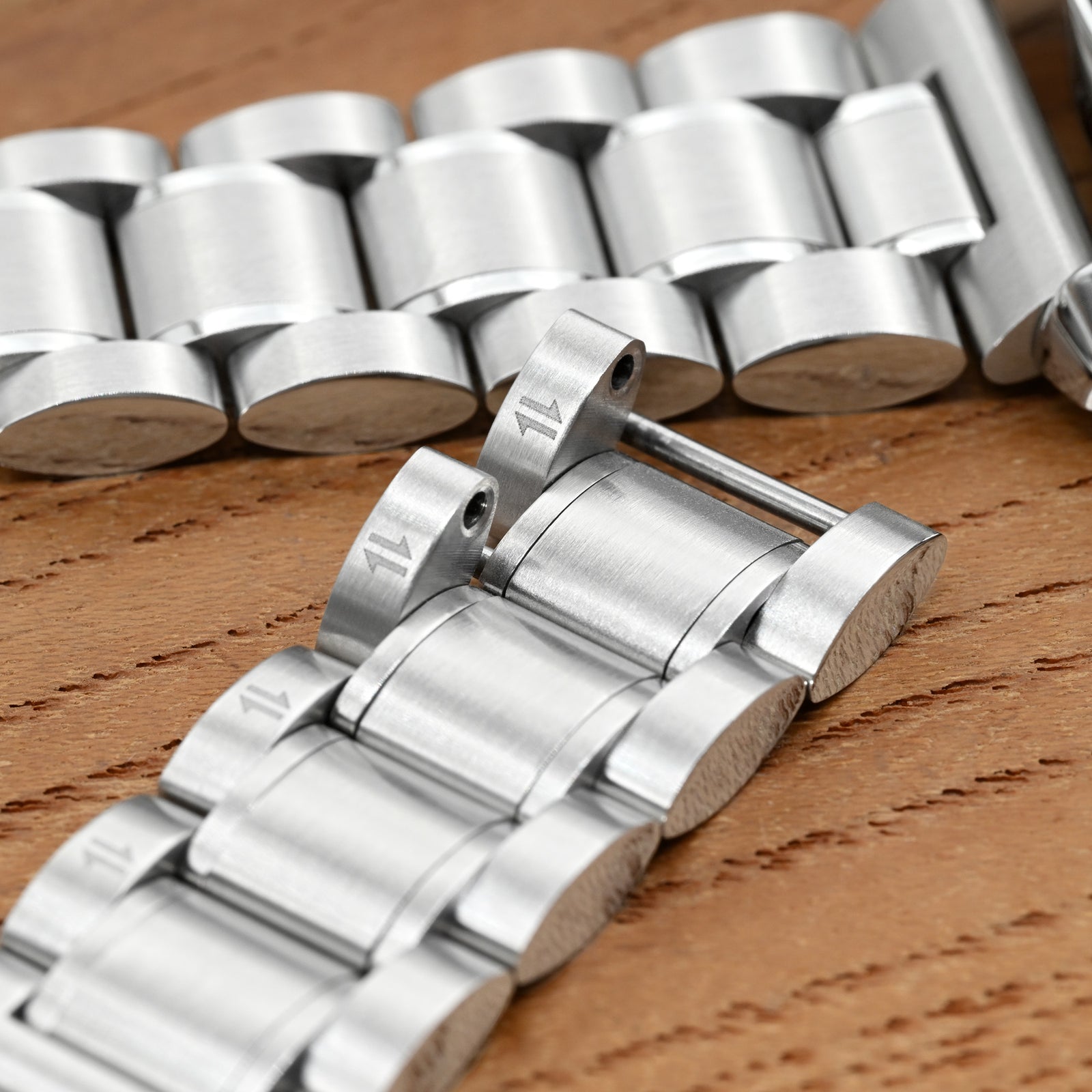 سوار ساعة Entwine (سحب-لف) QR بمقاس 20 مم أو 22 مم، نهاية مستقيمة، فك سريع، من الفولاذ المقاوم للصدأ 316L، إبزيم V مصقول ومطفي