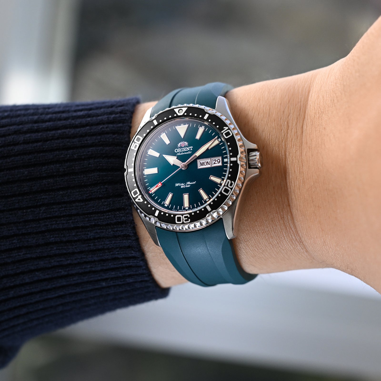 Wheels FKM Watch Band for Orient Kamasu, 22mm Green Rubber Quick Release Curved End Strapcode watch bands