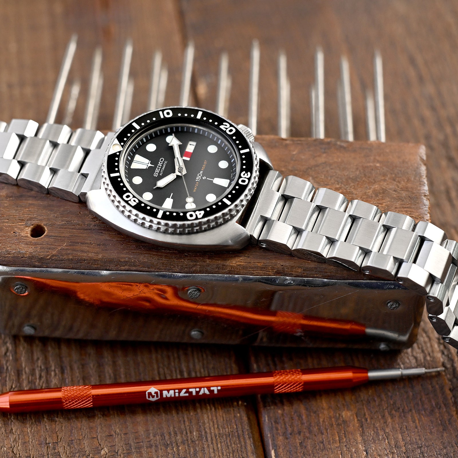 22mm Hexad 316L Stainless Steel Watch Band Straight End Lug Diver Clasp Brushed Strapcode Watch Bands