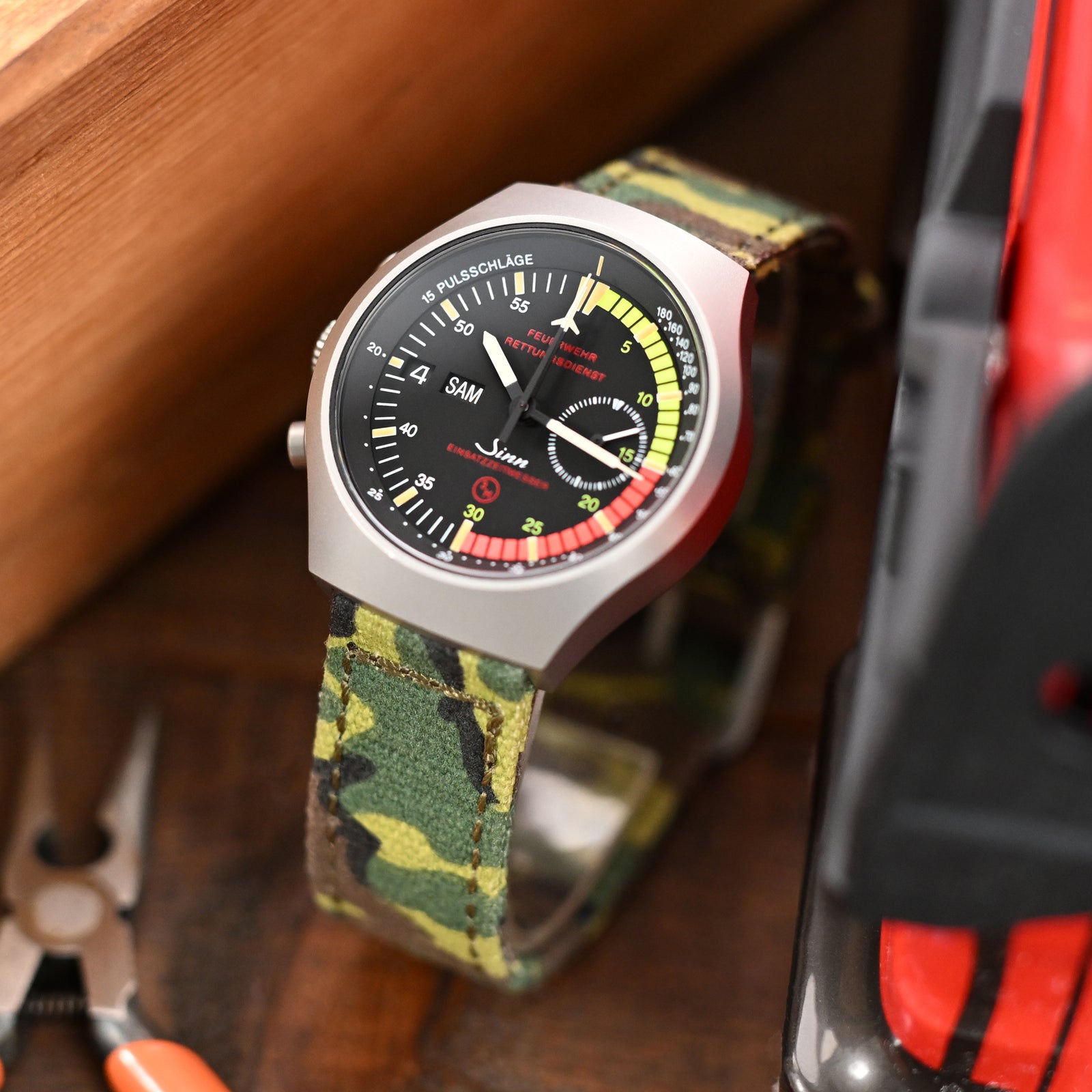 20mm 21mm or 22mm MiLTAT WW2 2-piece ERDL Camouflage Canvas Watch Band with lockstitch round hole Sandblasted Strapcode Watch Bands