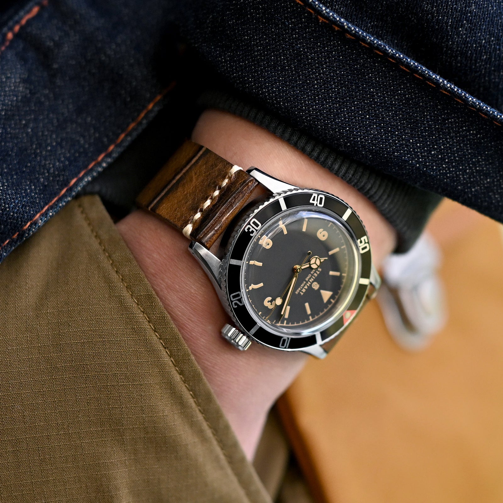 MiLTAT Zizz Collection 22mm Cracked Croco Dark Brown Watch Strap Beige Stitching Strapcode Watch Bands