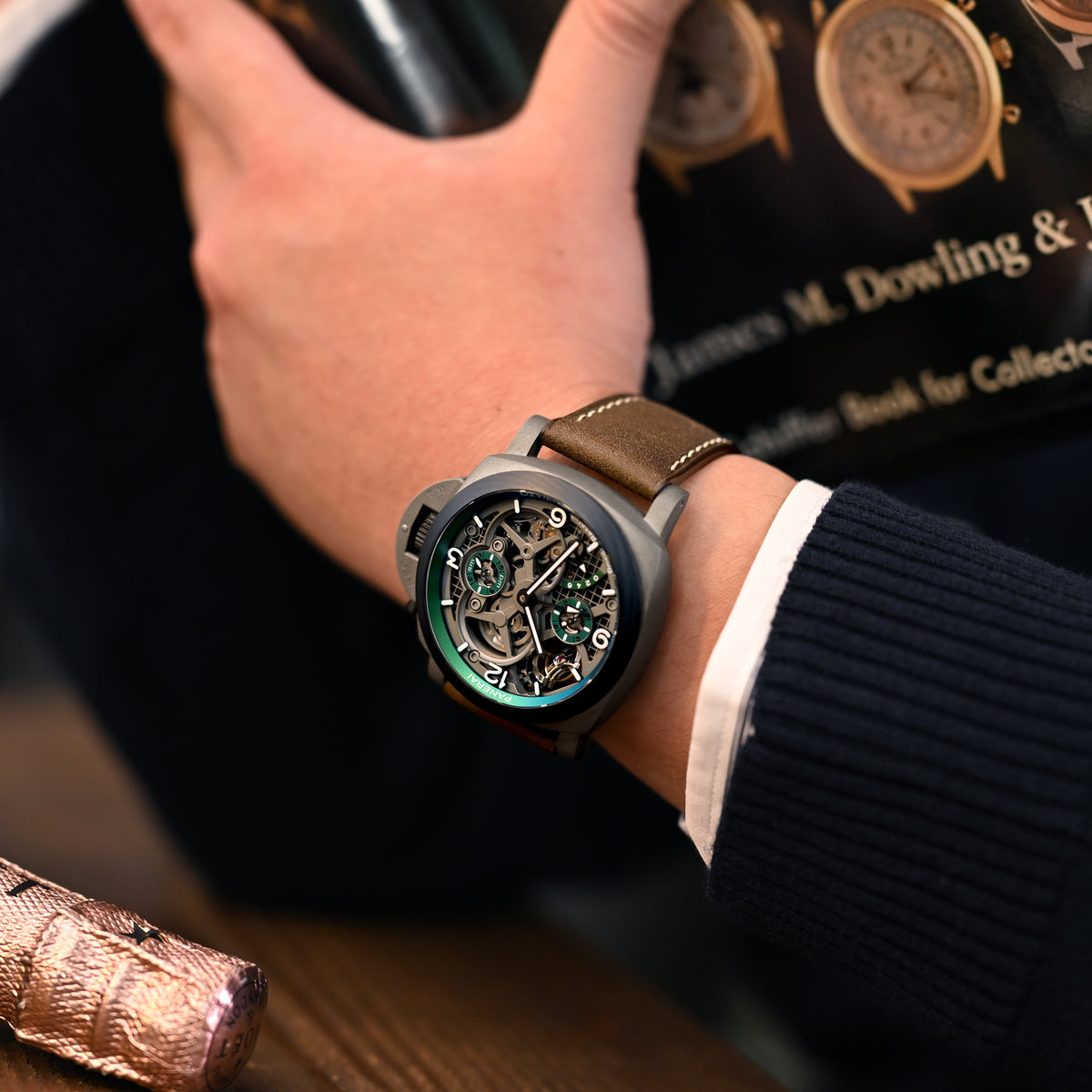 مجموعة بام، سوار ساعة من الجلد الإيطالي البني الداكن لبانيراي، بخياطة بيج