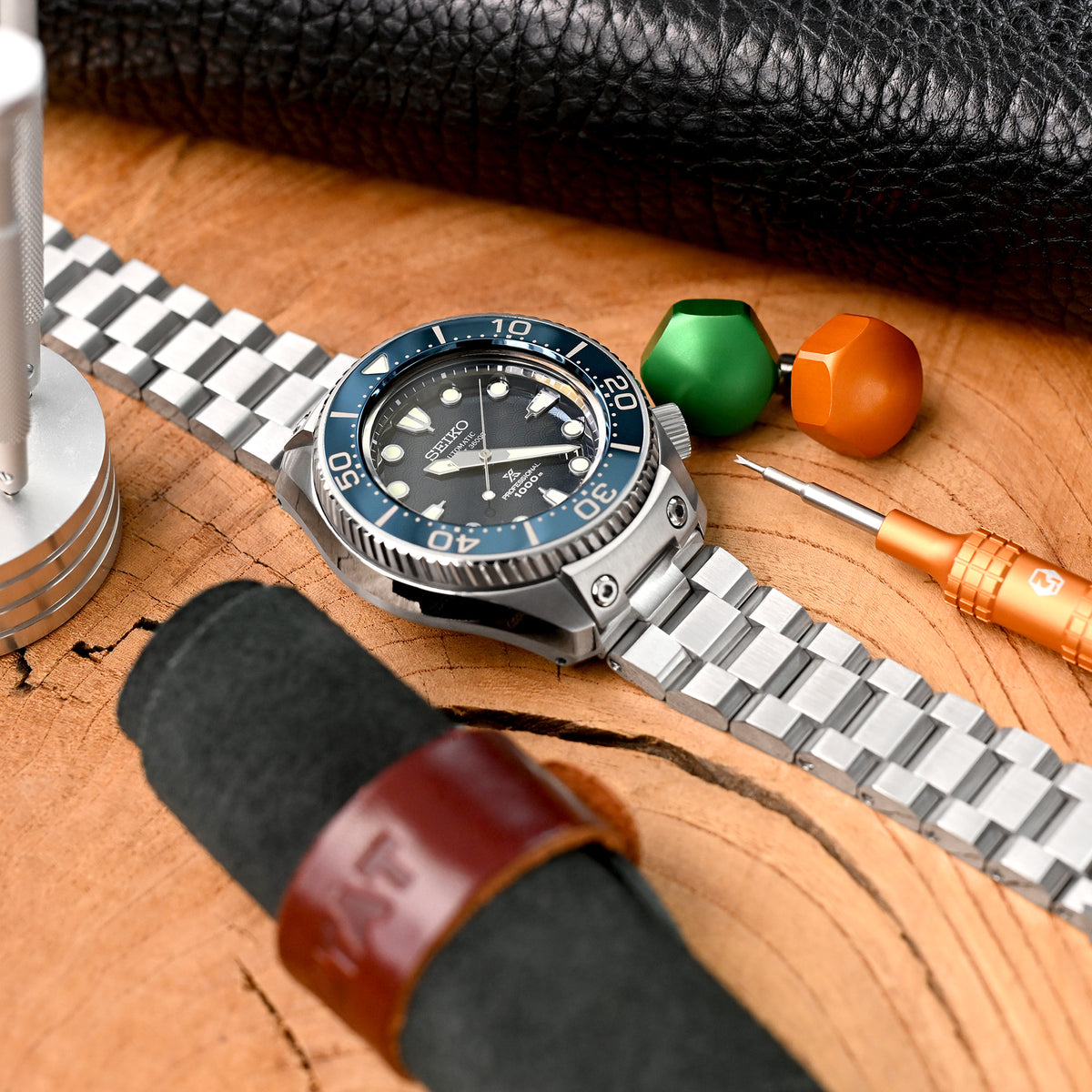 سوار ساعة هيكساد 22 مم، وصلات مستقيمة، إبزيم غطس بفولاذ 316L، تشطيب مصقول