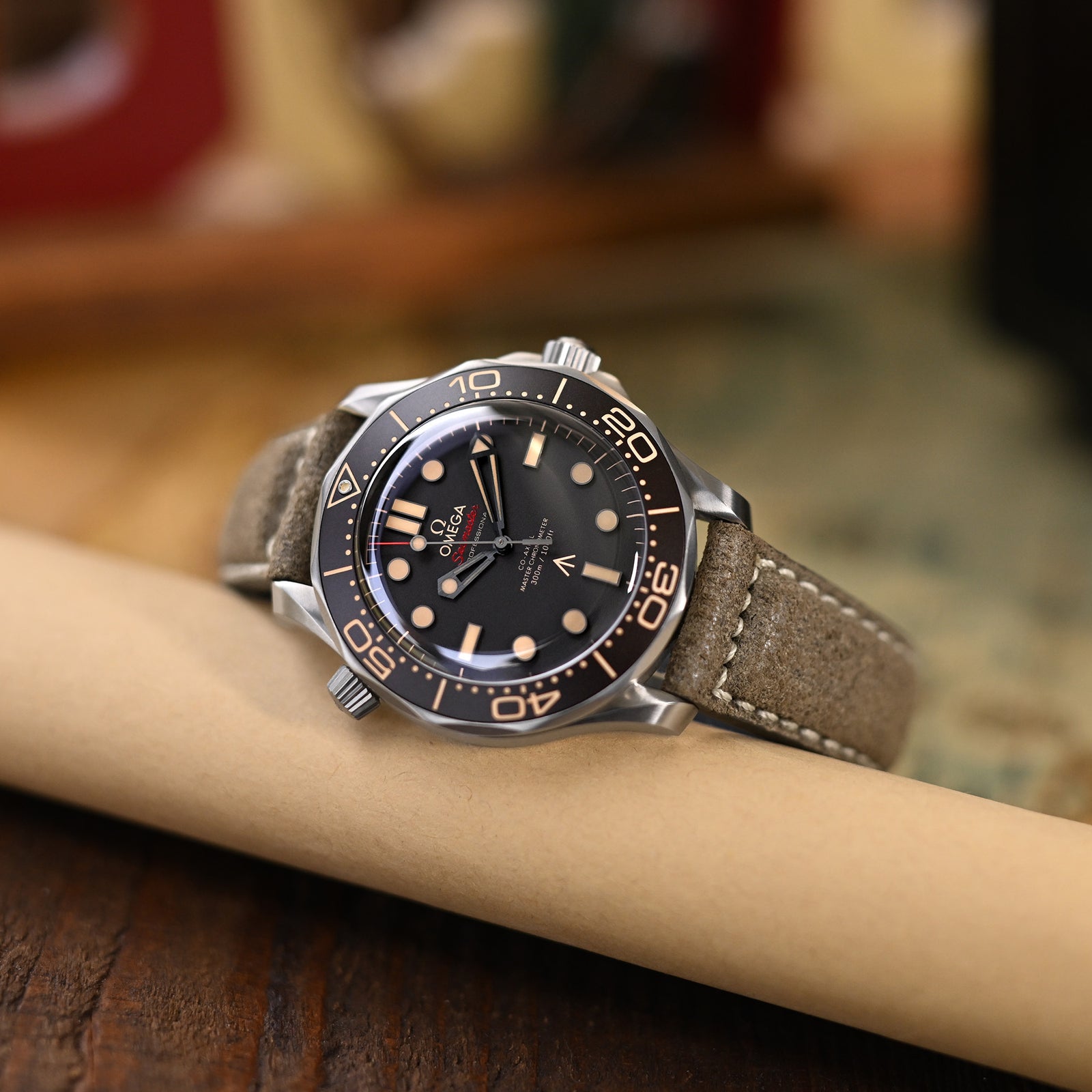 MiLTAT 20mm Genuine Olive Brown Distressed Leather Watch Strap Extra Soft Beige Stitching Strapcode Watch Bands