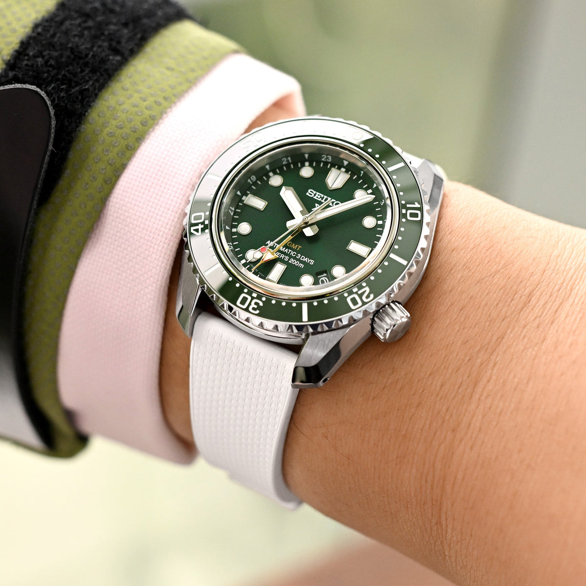 Seiko Prospex 1968 Diver&#39;s Modern Re-interpretation GMT SPB381 Green Strapcode watch bands