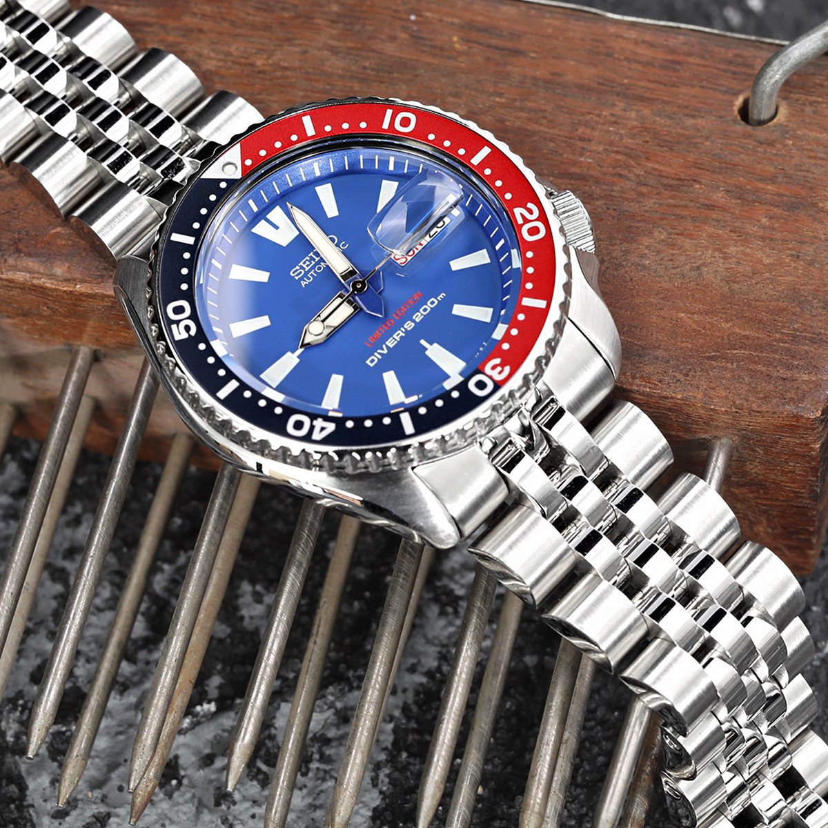 Seiko Automatic Diver&#39; 200m SKXA65K Limited Edition 2999 pcs