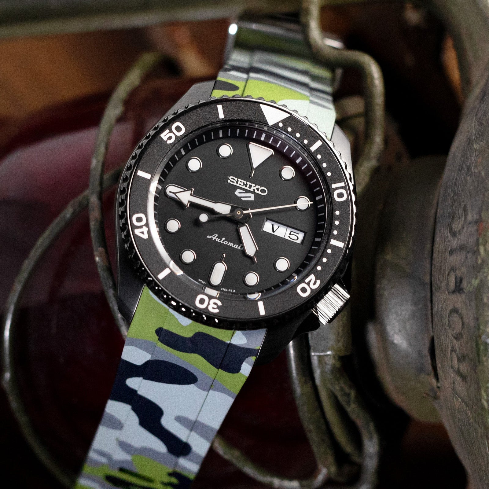 22mm Crafter Blue - CB10 Green Camouflage Rubber Curved Lug Watch Band for Seiko 5 Strapcode Watch Bands