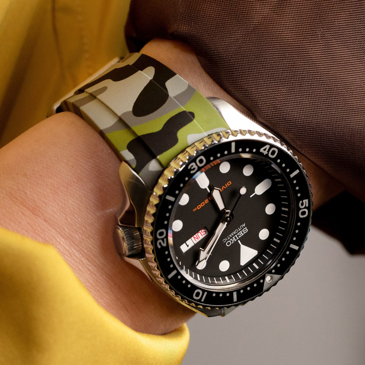 Seiko SKX007 Diver&#39;s 200m Automatic Watch Strapcode Watch Bands