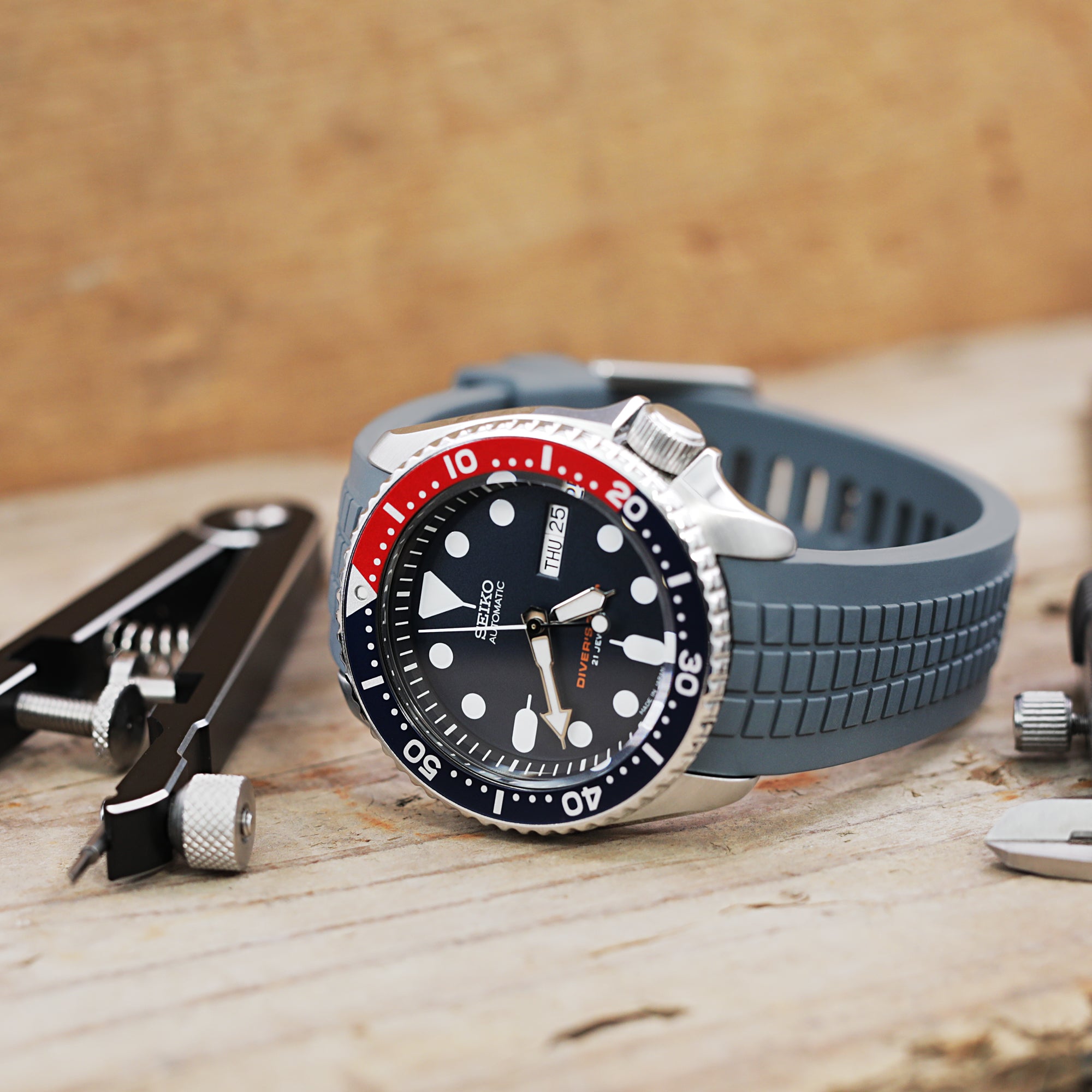22mm Crafter Blue - CB11 Grey Rubber Curved Lug Watch Strap compatible with Seiko SKX007 Strapcode Watch Bands