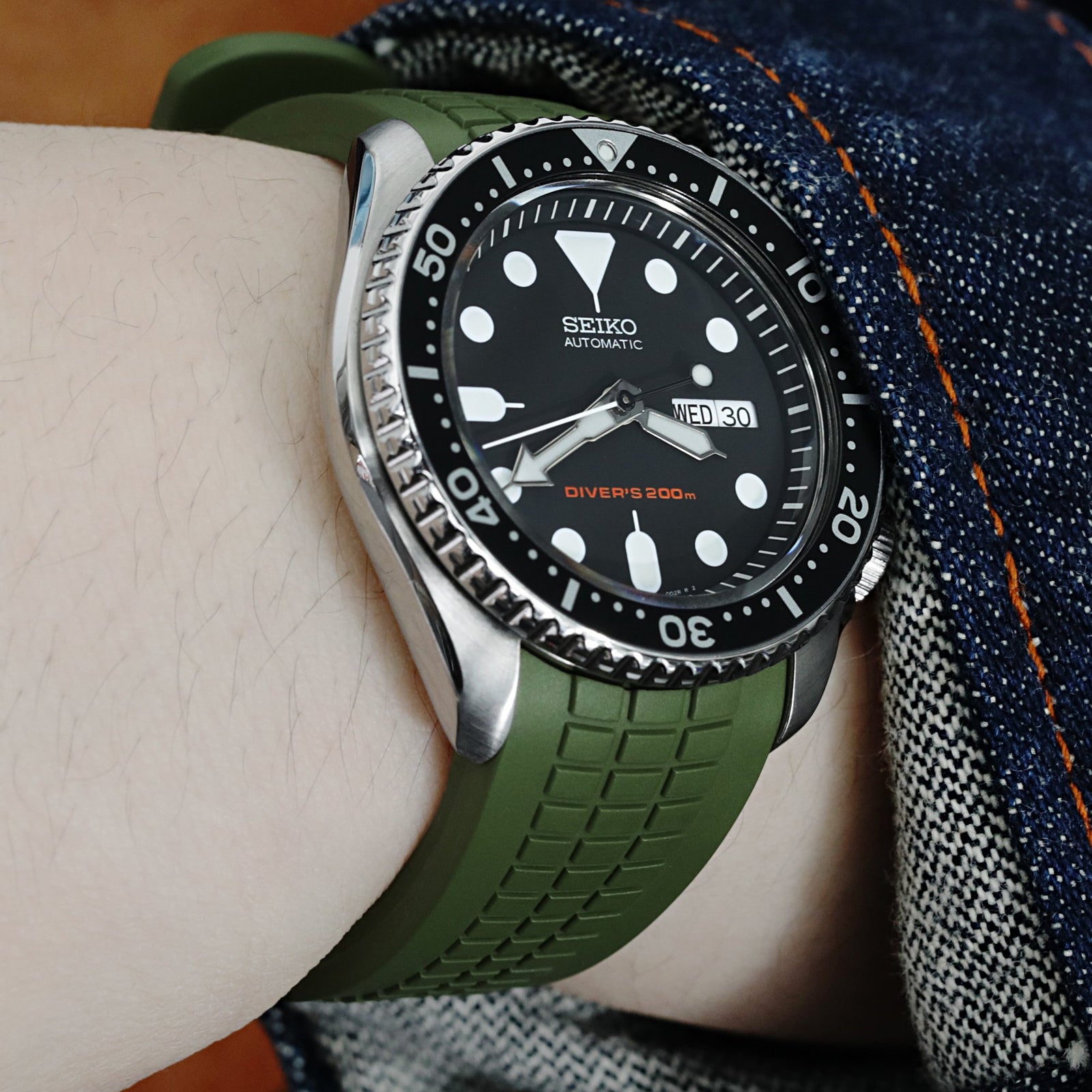 Seiko SKX009 Diver's 200m Automatic Watch Strapcode Watch Bands