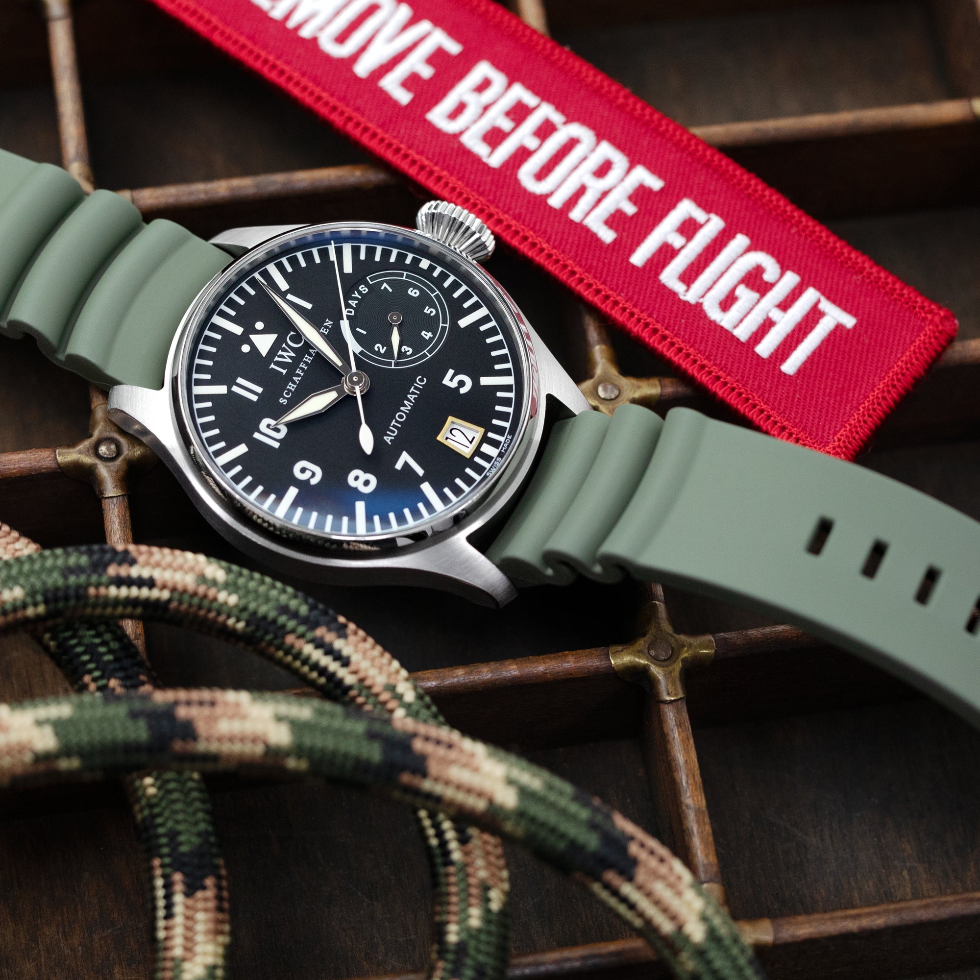 Q.R. Firewave Resilient Cuved End FKM rubber Watch Strap, Ash Green Strapcode watch bands