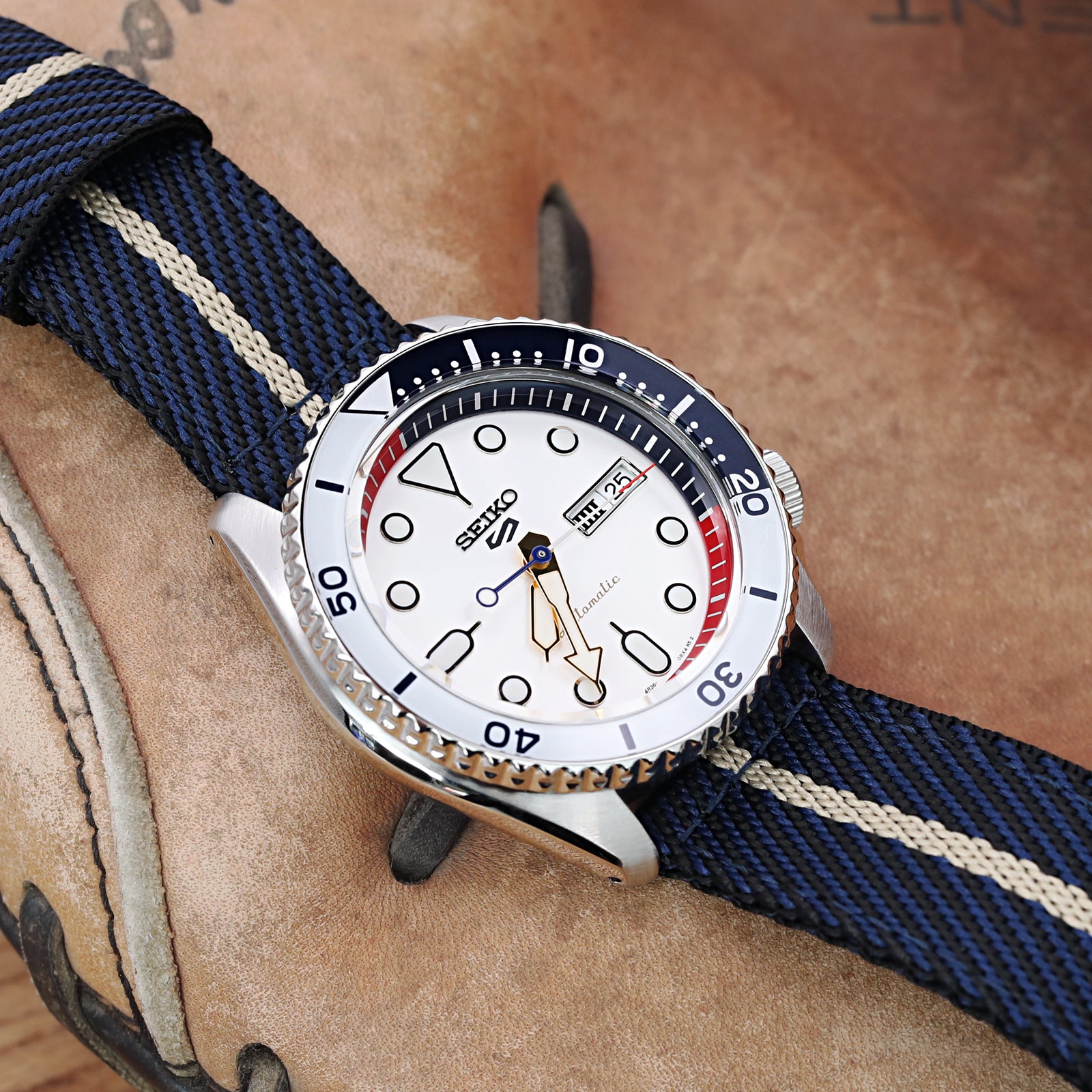 Seiko 5 SRPF91K Mini Gundam Thailand Limited Edition Strapcode Watch Bands