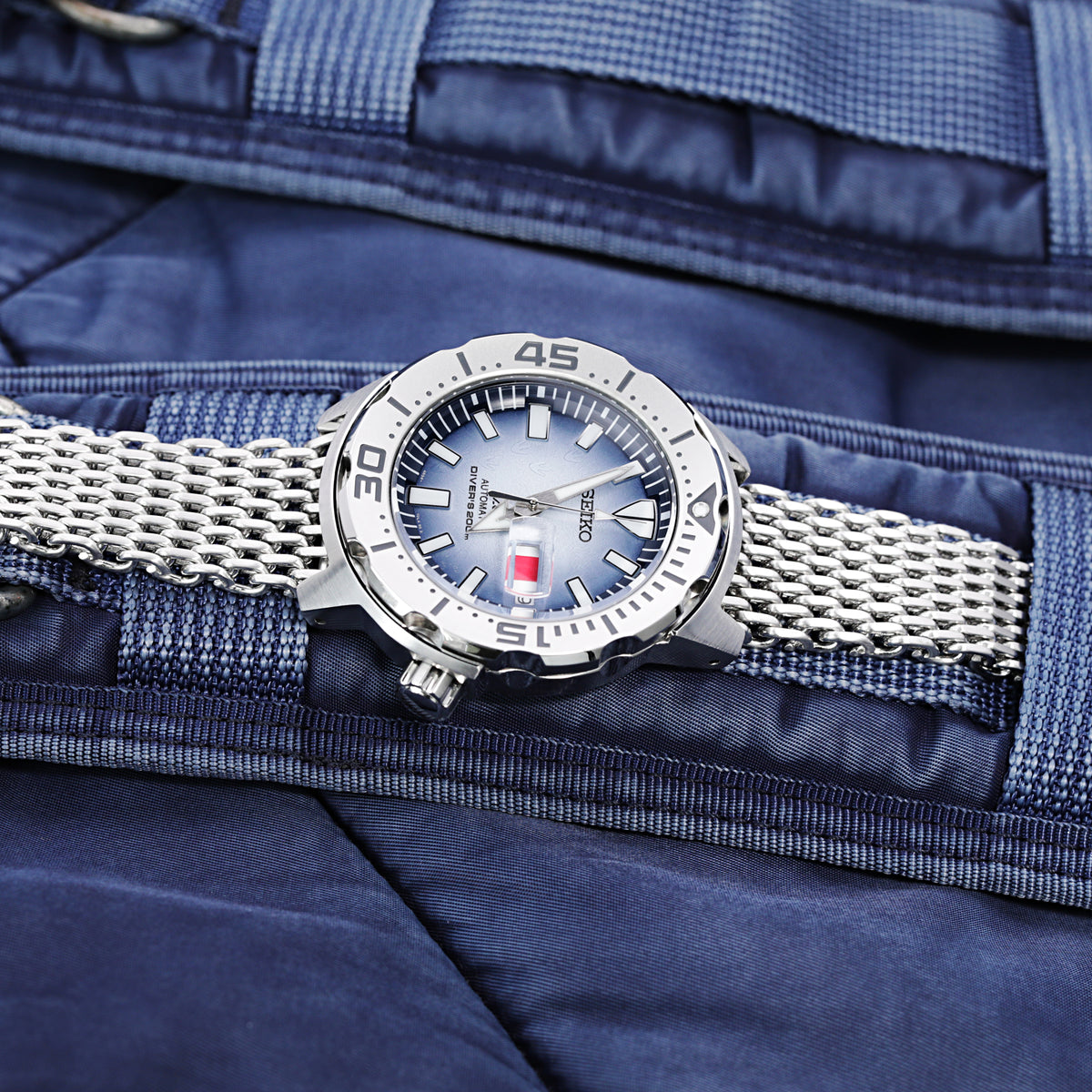 سوار ساعة شبكي &quot;SHARK&quot; مدبب 20 مم من الستانلس ستيل، إبزيم V، تشطيب مصقول