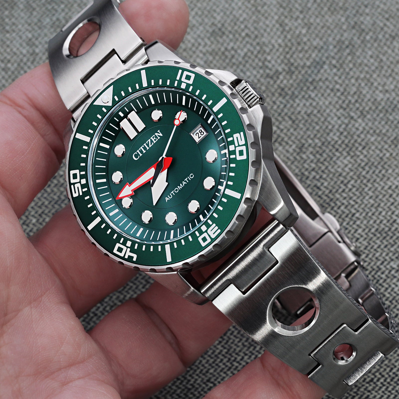 22mm Rollball 316L Stainless Steel Watch Bracelet Straight End Brushed V-Clasp Strapcode Watch Bands